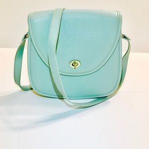 ✨Vintage Coach Classic Messenger Bag✨